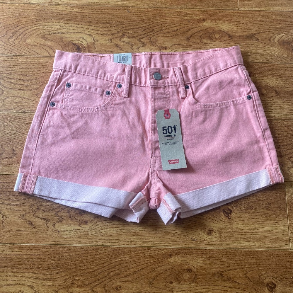 Levi’s 501 shots women 30 pink new with tags